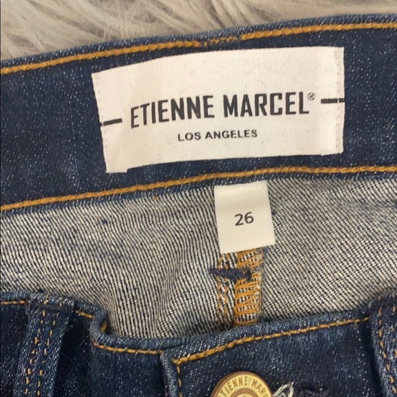 Designer jeans size 26 with red zipper on ankles - Picture 4 of 5